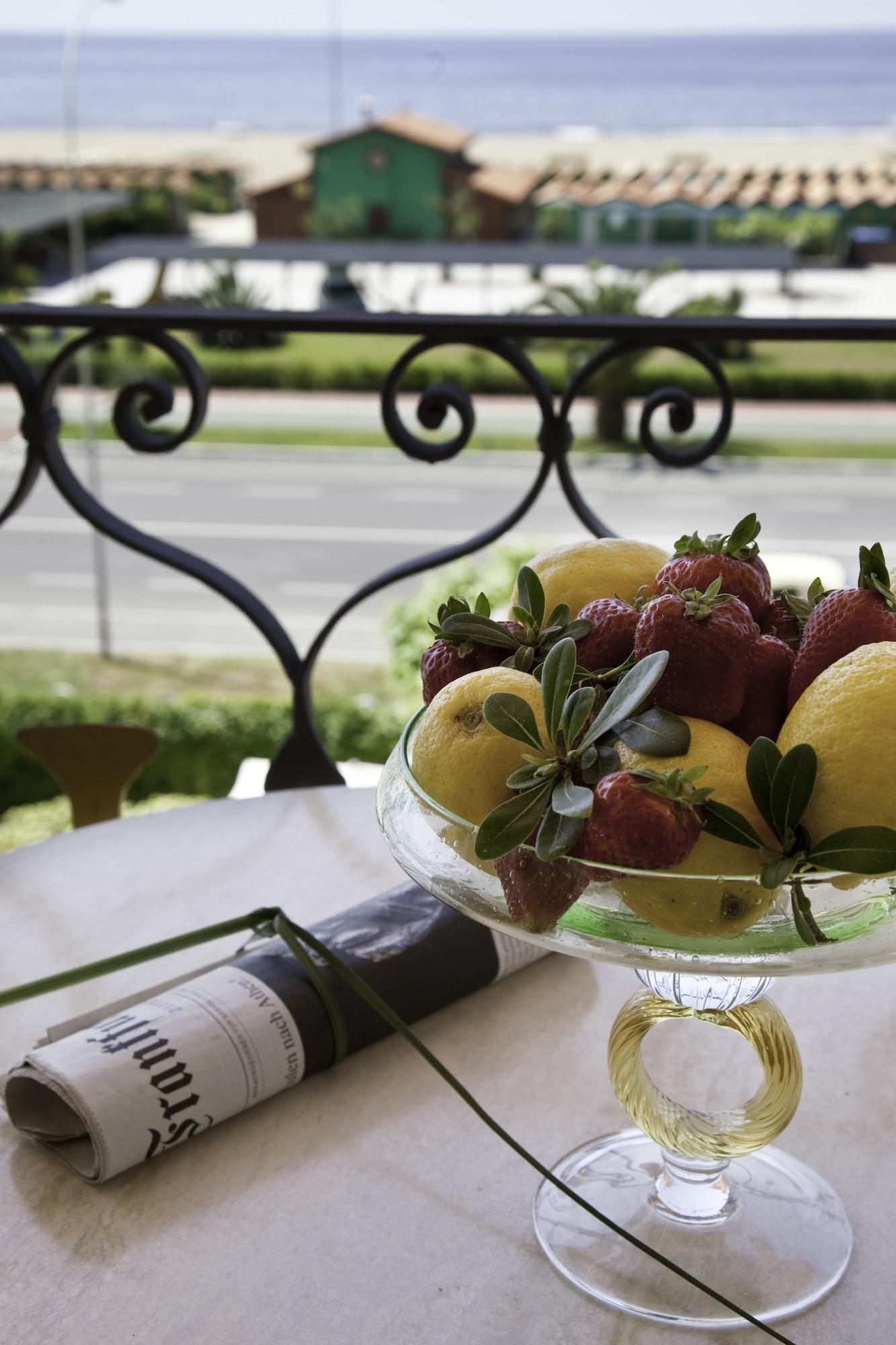 Hotel Il Negresco Forte dei Marmi Buitenkant foto