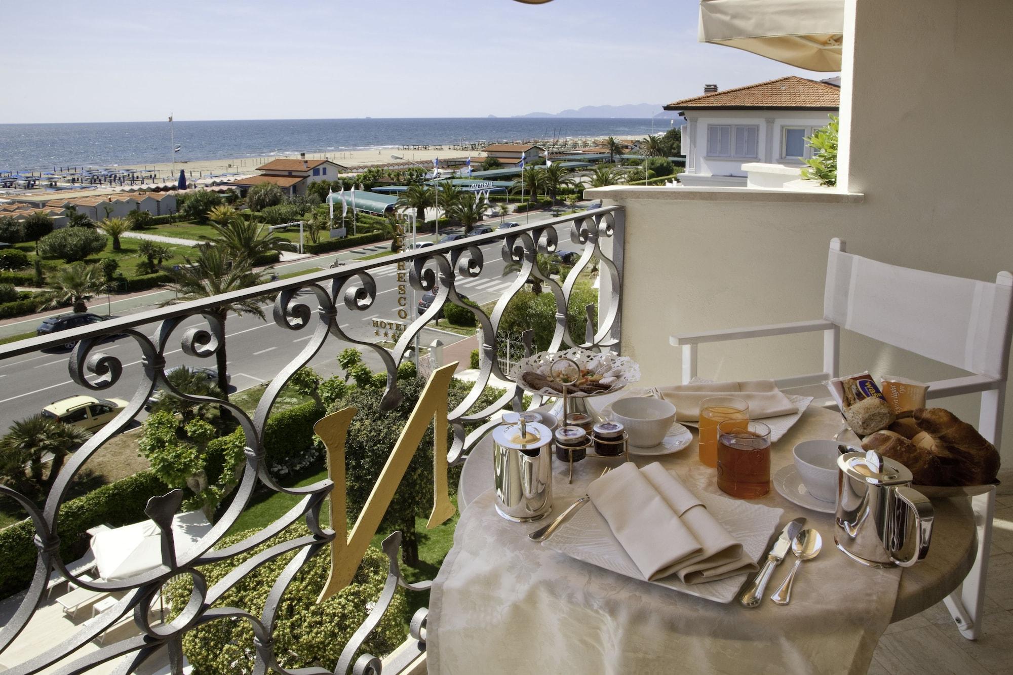 Hotel Il Negresco Forte dei Marmi Buitenkant foto