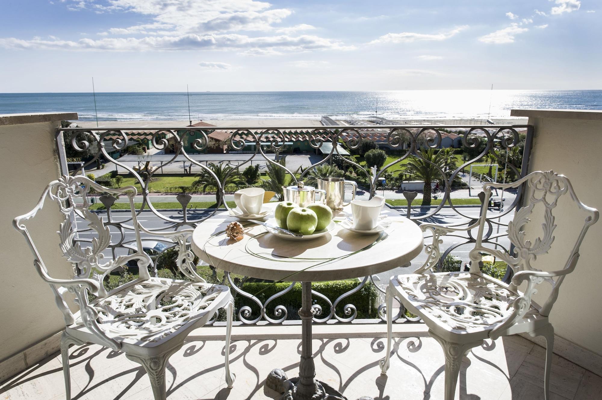 Hotel Il Negresco Forte dei Marmi Buitenkant foto