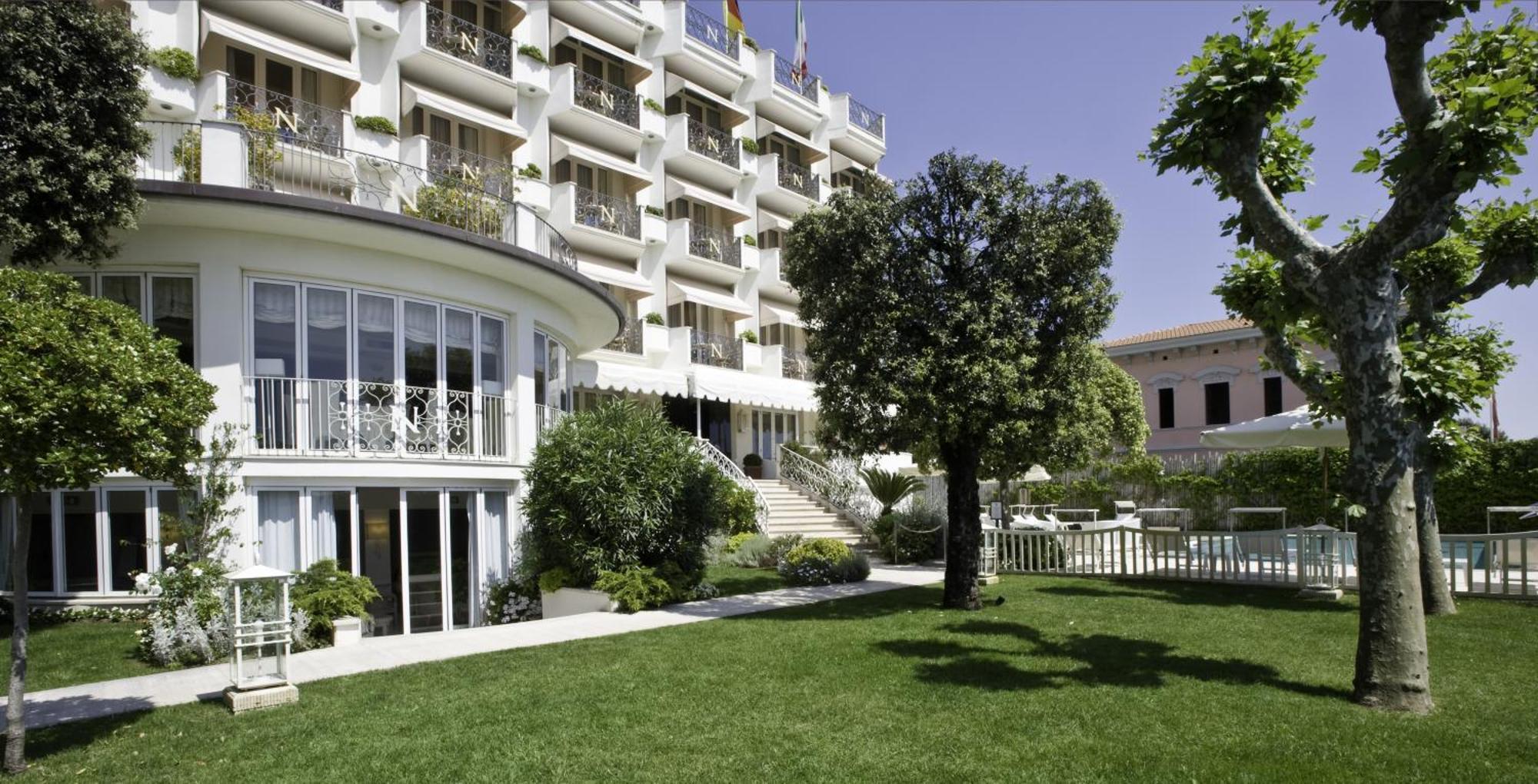 Hotel Il Negresco Forte dei Marmi Buitenkant foto